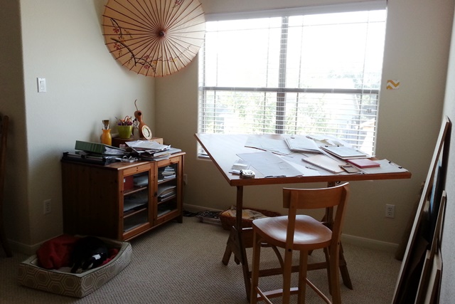 my office nook, in all its messy glory