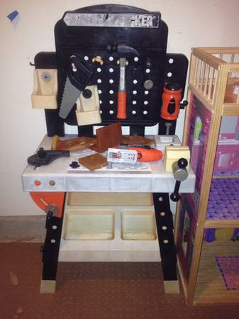 17 Black & Decker Kids Tool Bench