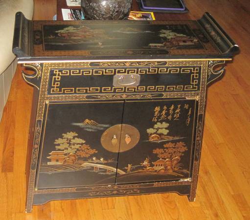 17-Black & Gold Cabinet