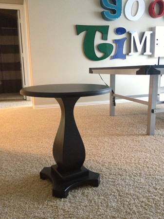 Black Pedestal Side Table