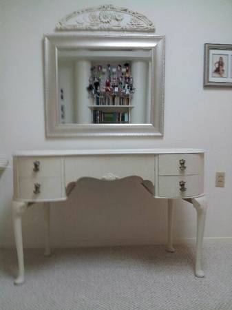11 Antique Desk